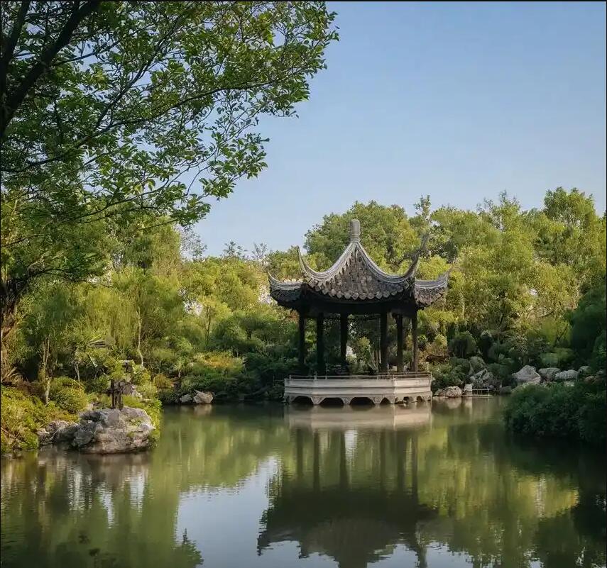 汕头龙湖雨真餐饮有限公司