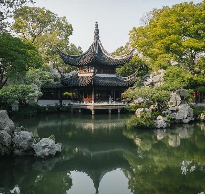 汕头龙湖雨真餐饮有限公司